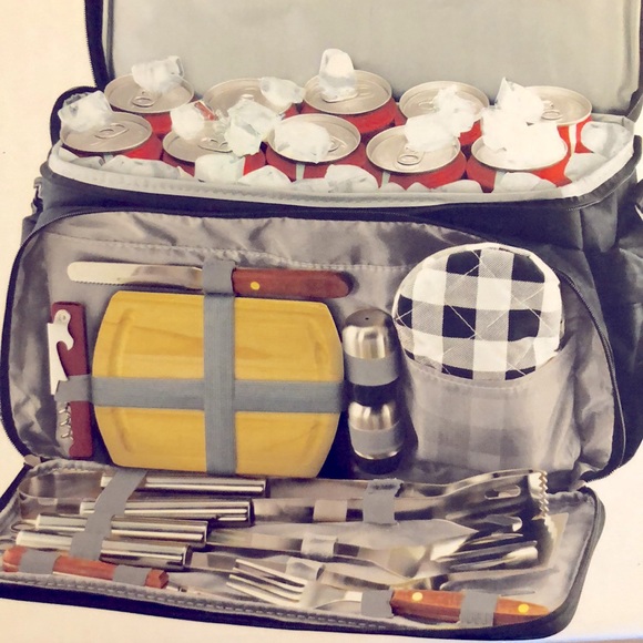 NWT Smokin' Grill 12 piece grill set & cooler bag. BBQ, Camping, Parties. - Picture 2 of 5